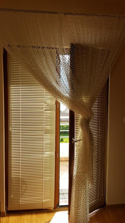 Roman Gardens Studio Apartment Рисан Екстериор снимка