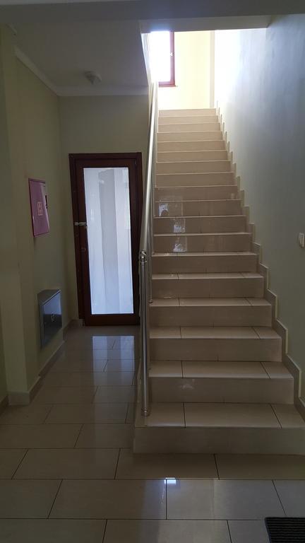 Roman Gardens Studio Apartment Рисан Екстериор снимка