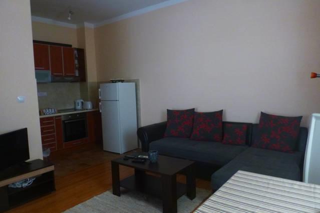 Roman Gardens Studio Apartment Рисан Екстериор снимка